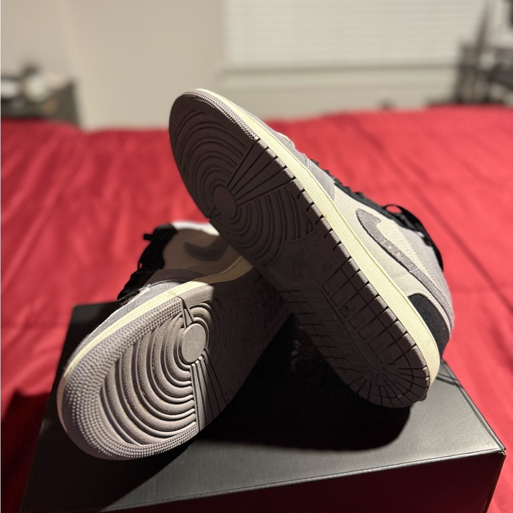 Men's Black and Gray Nike Sneakers - Picture 5 of 5
